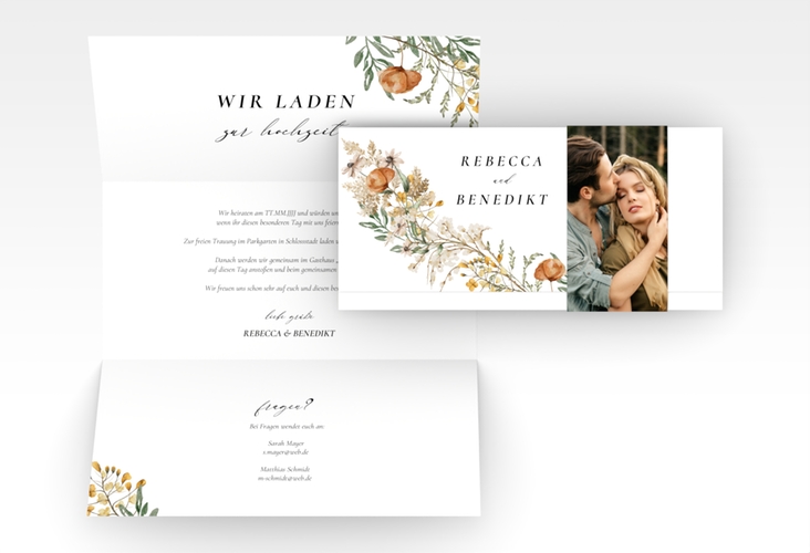 Hochzeitseinladung Wildfang Wickelfalzkarte + Banderole weiss mit getrockneten Wiesenblumen