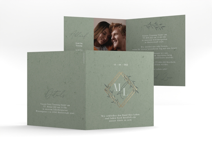 Hochzeitseinladung Greenletter quadr. Klappkarte gruen mit Initialen in elegantem Goldrahmen mit Blättern