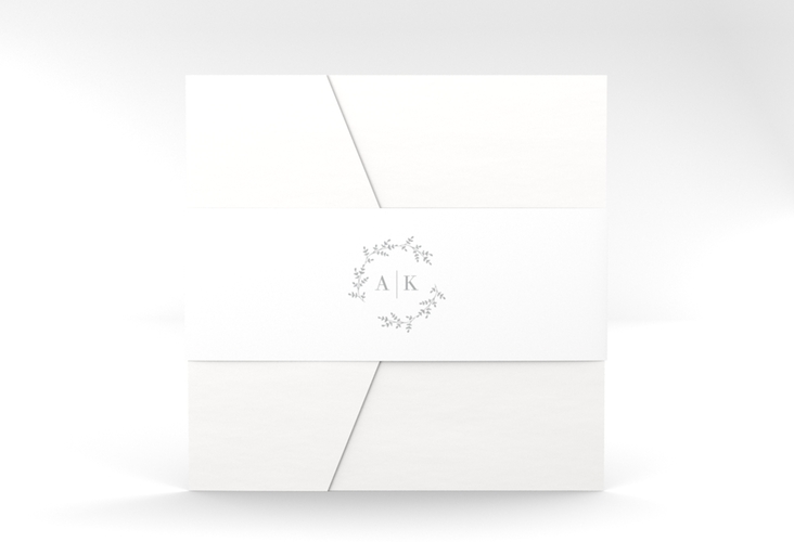 Hochzeitseinladung Filigrana Pocketfold in reduziertem Design mit Initialen und zartem Blätterkranz