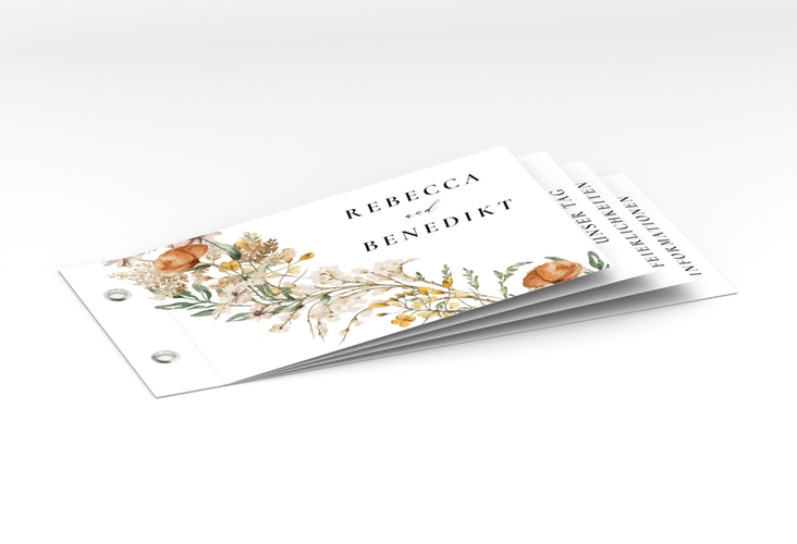Hochzeitseinladung Wildfang Booklet weiss mit getrockneten Wiesenblumen