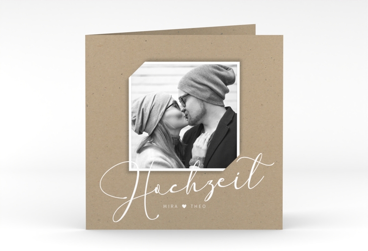 Hochzeitseinladung Crafty quadr. Klappkarte mit Schwarzweiß-Foto und schwungvollem Schriftzug
