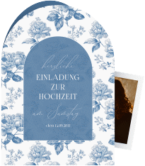 Klick: Details zu Einladungskarte Hochzeit "Blue Floral" anzeigen Einladungskarte Hochzeit Blue Floral A6 Bogen-Klappkarte + Foto blau mit blauem Blumenmuster auf weißem Grund