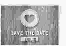 Save the Date-Postkarte Flair A6 Postkarte grau in rustikaler Holz-Optik mit Herz