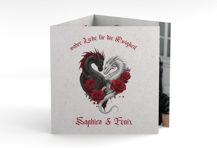Danksagungskarte Hochzeit Drachenliebe quadr. Doppel-Klappkarte grau mit schwarzem und weißem Drachen zu einem Herz verschlungen