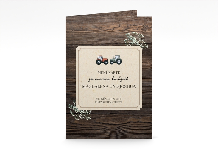 Menükarte Hochzeit Bauernhochzeit A5 Klappkarte hoch in rustikaler Holz-Optik mit Schleierkraut und zwei kleinen Traktoren