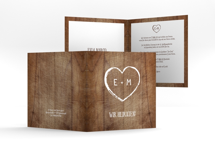 Hochzeitseinladung Wood quadr. Klappkarte braun in Holz-Optik mit Herz und Initialen