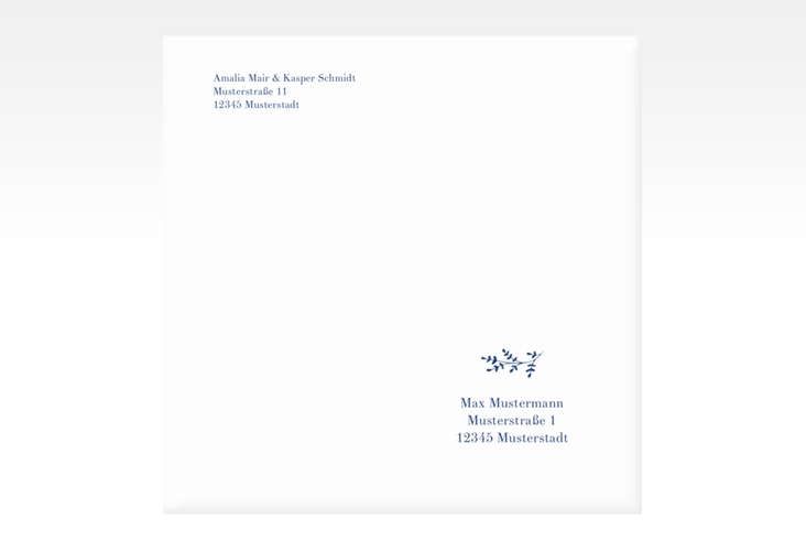 Kuvert quadratisch Filigrana quadratisch blau in reduziertem Design mit Initialen und zartem Blätterkranz