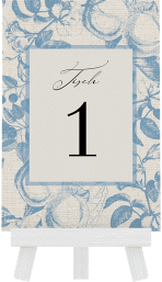 Klick: Details zu Tischnummer Hochzeit "Toile" anzeigen Tischnummer Hochzeit Toile Tischaufsteller blau mit Blättermuster im Toile-de-Jouy-Stil