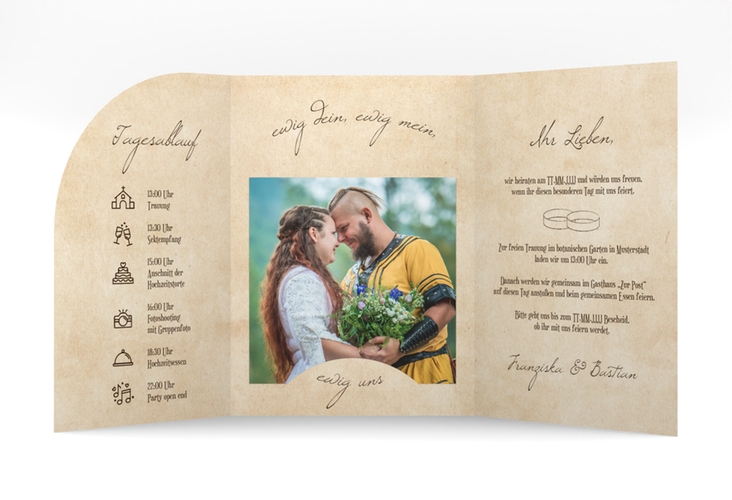 Hochzeitseinladung Zwei Ringe mittlere Bogen-Wickelfalzkarte beige mit Eheringen und Fantasy-Landkarte