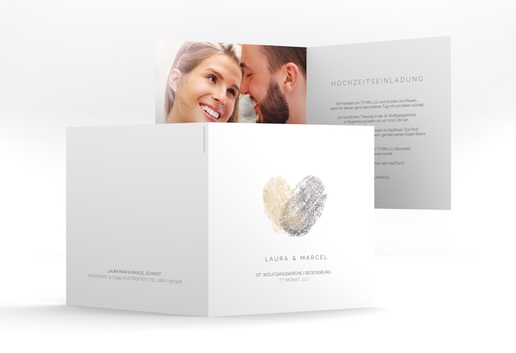 Hochzeitseinladung "Fingerprint" quadratische Klappkarte beige schlicht mit Fingerabdruck-Motiv