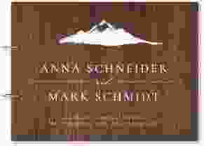 Gästebuch Holzcover Nussbaum Berghochzeit Holz-Cover, bedruckt weiss mit Berg-Motiv