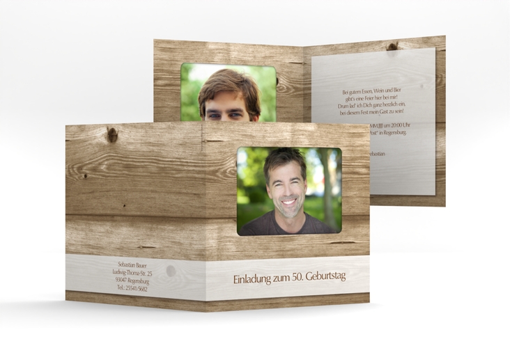 Einladung 50. Geburtstag Michael/Michaela quadr. Klappkarte im rustikalen Holz-Design mit Foto