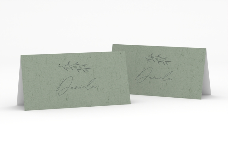 Tischkarte Hochzeit Greenletter Tischkarten gruen mit Initialen in elegantem Goldrahmen mit Blättern