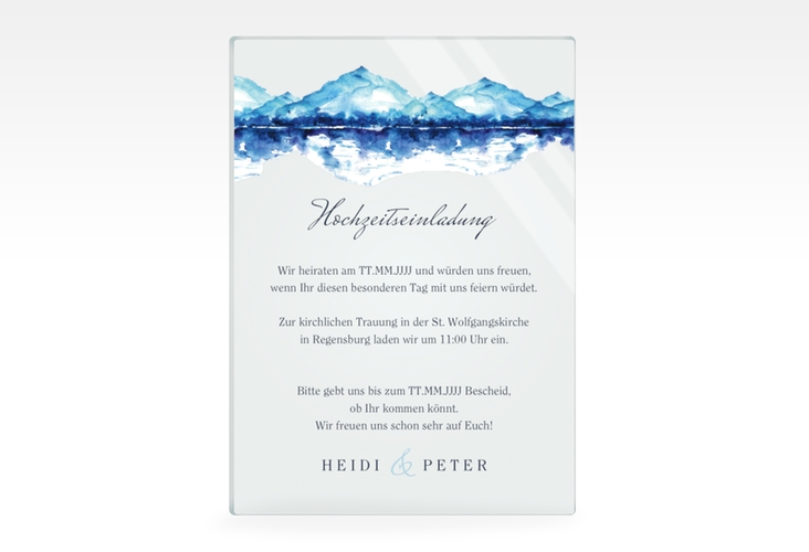 Acryl-Hochzeitseinladung Bergliebe Acrylkarte hoch blau hochglanz mit Gebirgspanorama für Berghochzeit