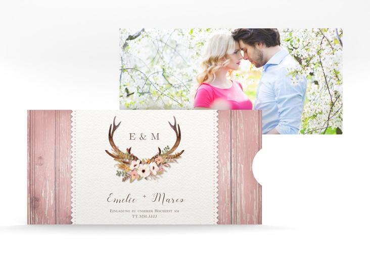 Hochzeitseinladung Heimatjuwel Einsteckkarte rosa mit Hirschgeweih und Holz-Hintergrund