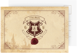 Verlobungskarte Hochzeit Zauberkunst A6 Postkarte beige mit Fantasy-Wappen, Siegel und Zauberschule