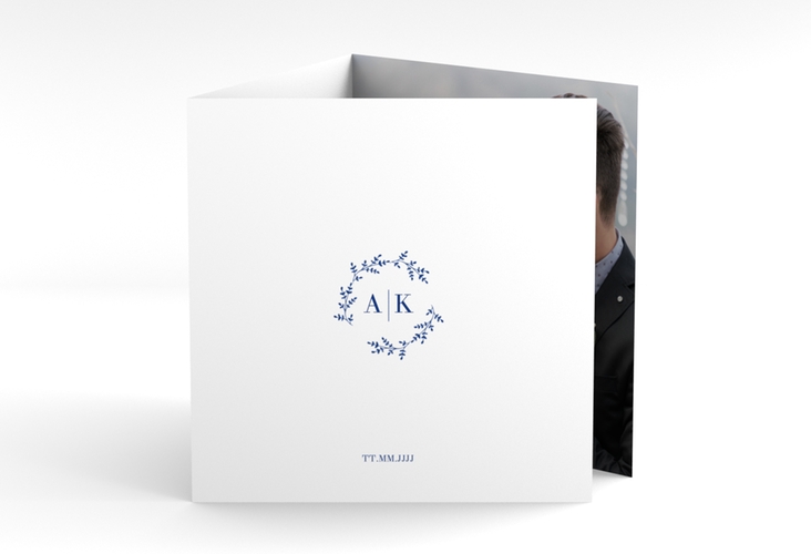 Dankeskarte Hochzeit Filigrana quadr. Doppel-Klappkarte blau hochglanz in reduziertem Design mit Initialen und zartem Blätterkranz
