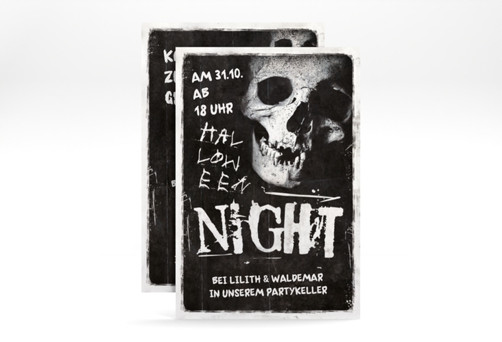 Party Einladung Gruselig A6 Karte hoch schwarz hochglanz im Grunge-Style mit Totenschädel