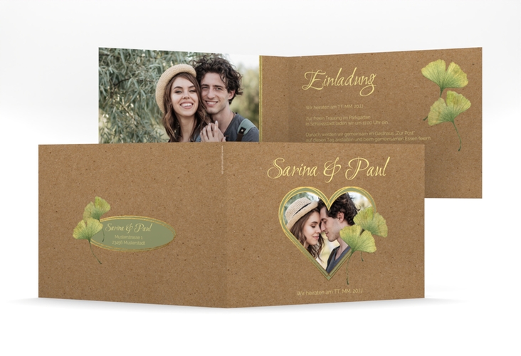 Hochzeitseinladung Ginko mittlere Klappkarte quer Kraftpapier hochglanz mit Herz und zwei Ginkgo-Blättern