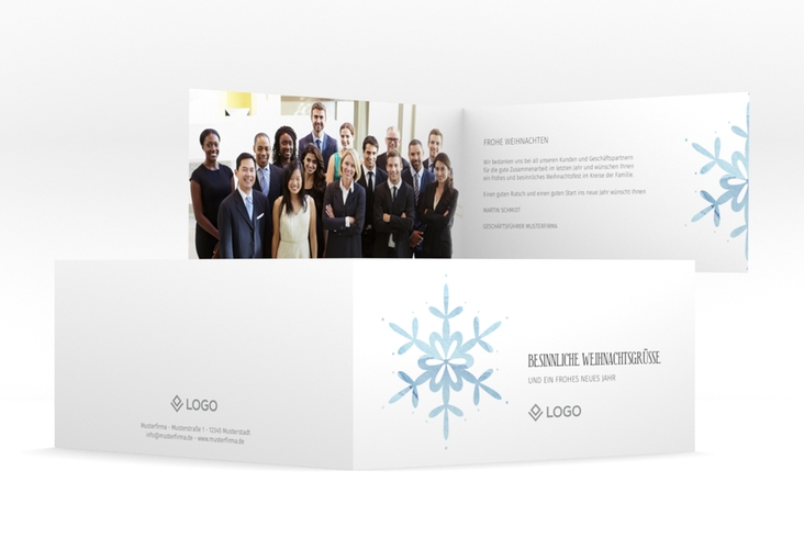 Geschäftliche Weihnachtskarte "Winterhauch" DIN lang Klappkarte mit Schneeflocken-Design und Logo für Firmen
