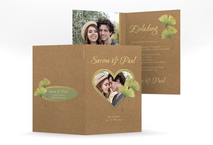 Einladungskarte Hochzeit Ginko A6 Klappkarte hoch Kraftpapier mit Herz und zwei Ginkgo-Blättern