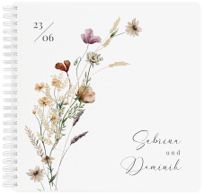 Klick: Details zu Trautagebuch Hochzeit "Sauvages" anzeigen Trautagebuch Hochzeit Sauvages Trautagebuch Hochzeit weiss mit getrockneten Wiesenblumen