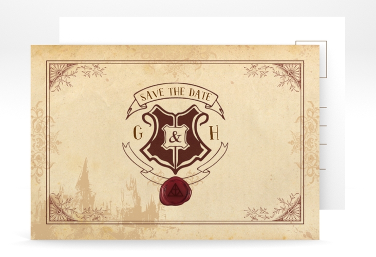 Save the Date-Postkarte Zauberkunst A6 Postkarte beige hochglanz mit Fantasy-Wappen, Siegel und Zauberschule