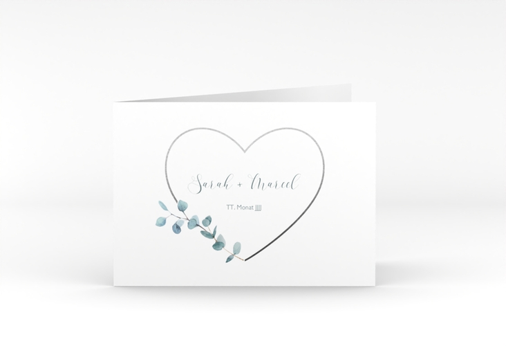 Hochzeitseinladung Greenheart A6 Klappkarte quer grau mit elegantem Herz und Eukalyptus-Zweig