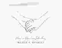 Hochzeitseinladung Hands A6 Klappkarte quer weiss mit sich haltenden Händen im Monoline-Stil