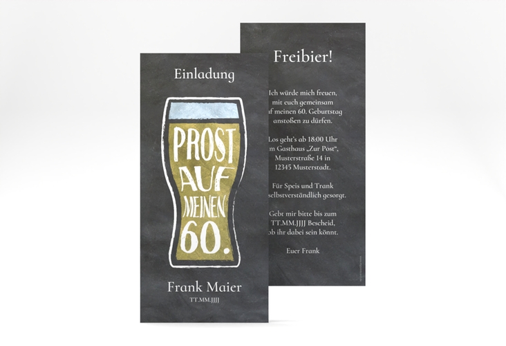 Einladung 60. Geburtstag Bierglas lange Karte hoch mit Weizenglas auf Schiefertafel-Hintergrund
