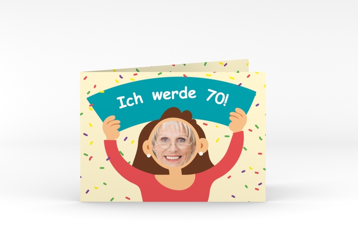 Einladung 70. Geburtstag Comic Woman A6 Klappkarte quer beige hochglanz