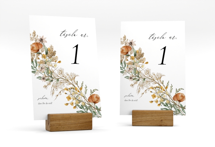 Tischnummer Hochzeit Wildfang Tischaufsteller weiss mit getrockneten Wiesenblumen