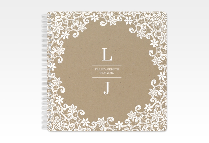 Trautagebuch Hochzeit Bella Trautagebuch Hochzeit Kraftpapier mit weißer Brautspitze um Initialen