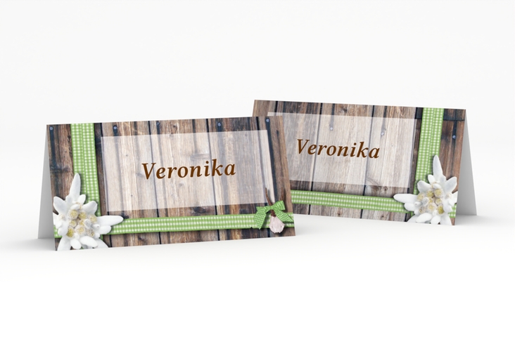 Tischkarte Hochzeit Bayern Tischkarten gruen mit Edelweiß in rustikaler Holz-Optik