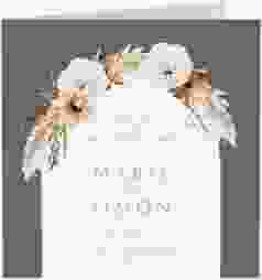 Hochzeitseinladung "Blumenbogen" Quadratische Klappkarte grau mit Trockenblumen und Pampasgras
