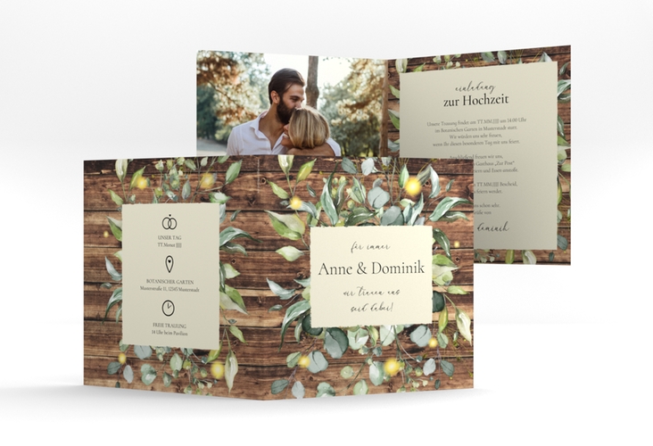 Hochzeitseinladung "Greenwood" quadratische Klappkarte hochglanz rustikal mit Holz, Eukalyptus und Immergrün