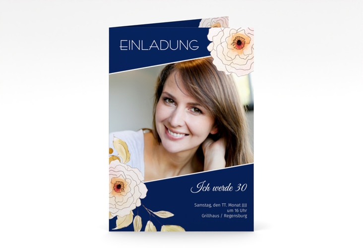 Einladung 30. Geburtstag Fleur A6 Klappkarte hoch blau