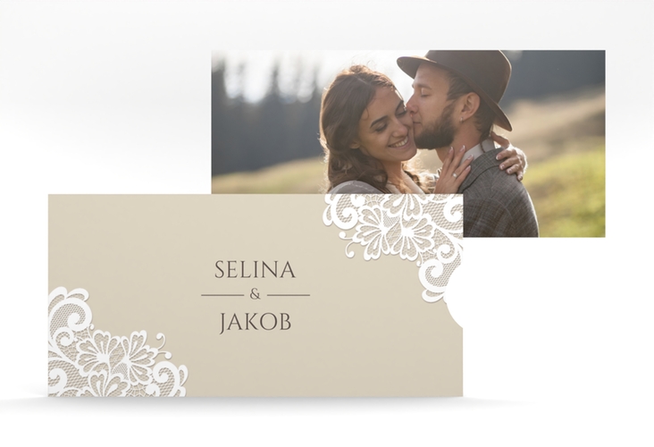 Hochzeitseinladung Vintage Einsteckkarte beige mit floraler Spitze