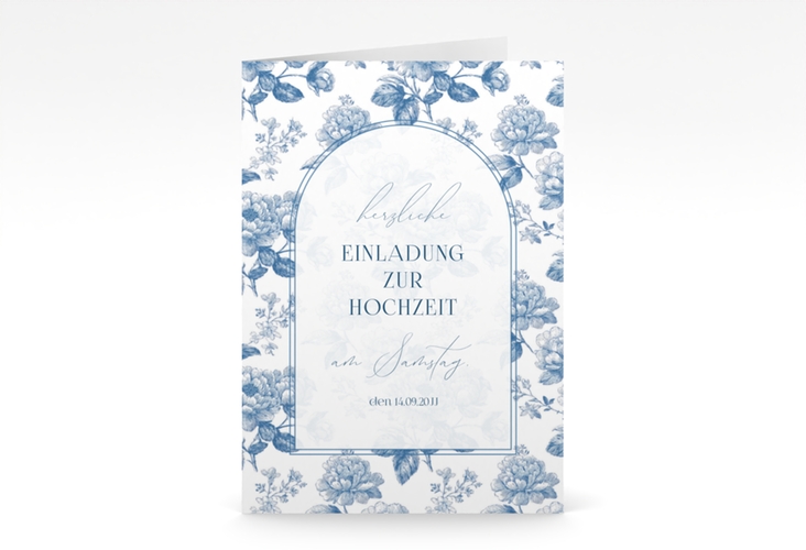 Einladungskarte Hochzeit Blue Floral A6 Klappkarte hoch mit blauem Blumenmuster auf weißem Grund