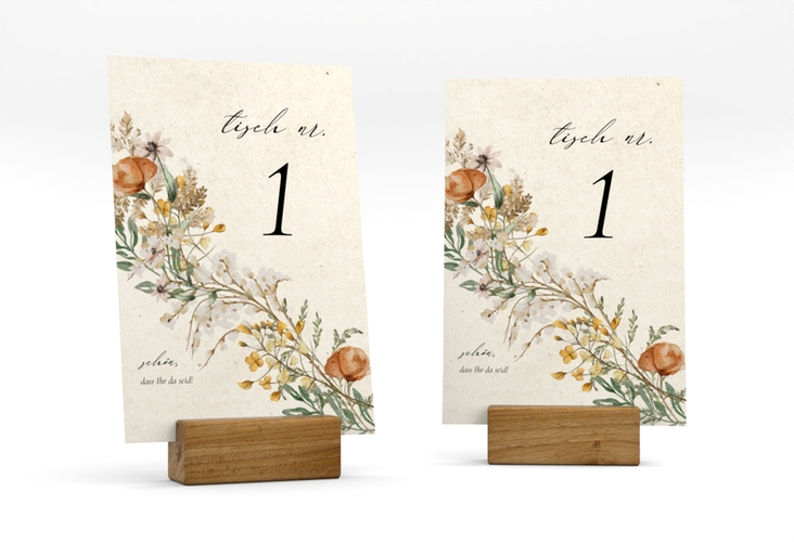 Tischnummer Hochzeit Wildfang Tischaufsteller beige mit getrockneten Wiesenblumen