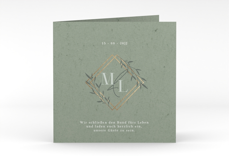 Hochzeitseinladung Greenletter quadr. Klappkarte mit Initialen in elegantem Goldrahmen mit Blättern