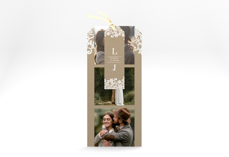 Hochzeitseinladung Bella Kartentrio Kraftpapier mit weißer Brautspitze um Initialen