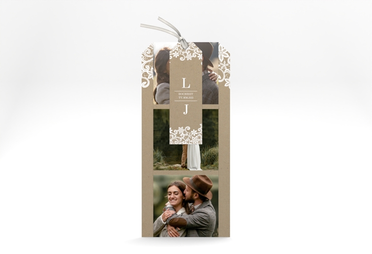 Hochzeitseinladung Bella Kartentrio Kraftpapier mit weißer Brautspitze um Initialen