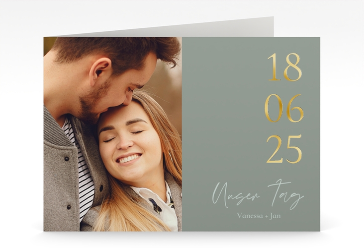 Hochzeitseinladung Day mittlere Klappkarte quer gold mit Datum im minimalistischen Design