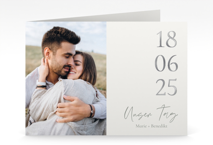 Hochzeitseinladung Unser Tag mittlere Klappkarte quer weiss silber mit Foto und großem Datum