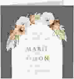Hochzeitseinladung "Blumenbogen" quadratische Klappkarte grau mit Trockenblumen und Pampasgras