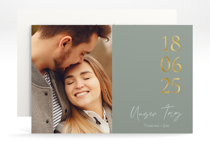 Save the Date-Karte Day A6 Karte quer gruen gold mit Datum im minimalistischen Design