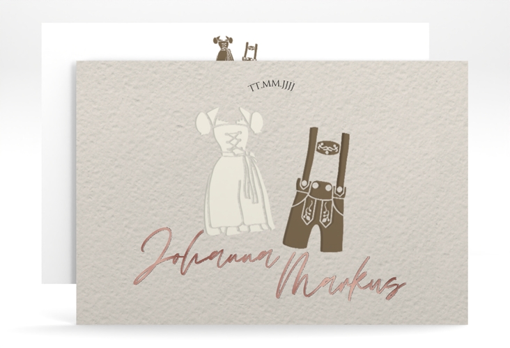 Save the Date-Karte Trachtenhochzeit A6 Karte quer beige rosegold mit Dirndl und Lederhose
