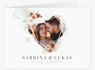 Hochzeitseinladung Odeur mittlere Klappkarte quer gruen mit Foto in Herzform