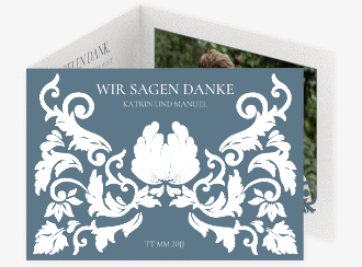 Klick: Details zu Danksagungskarte "Royal" anzeigen Danksagungskarte Royal A6 Doppel-Klappkarte blau mit barockem Blumen-Ornament